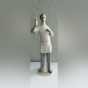 Lladro "Dentist Collectible Figurine #14762 Retired Glazed Finish